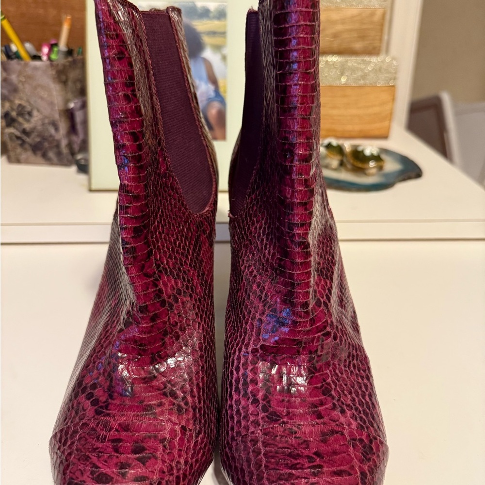 Juicy Couture Snakeskin Patterned Ankle Boots - Burgundy